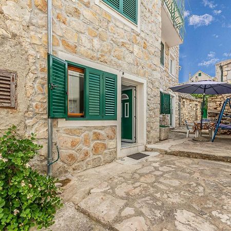 Apartment Bura Примоштен Экстерьер фото
