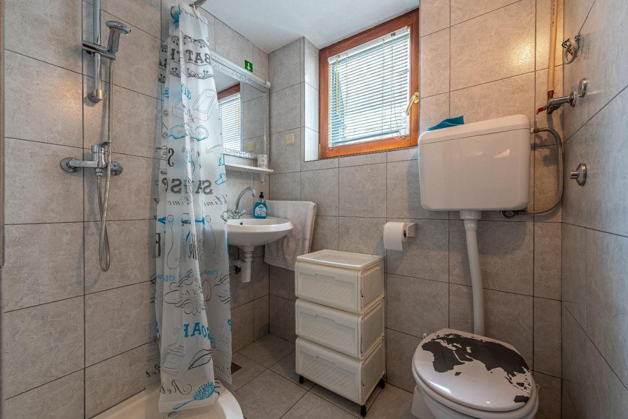 Apartment Bura Примоштен Экстерьер фото